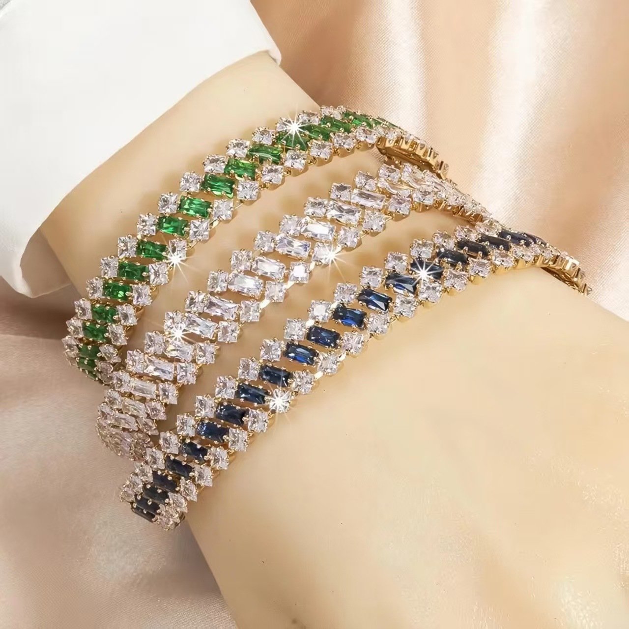 Luxury Emerald Cubic Zirconia Tennis Bracelet 18K Gold Plated Cooper Women Bracelet Custom OEM ODM Jewelry Wholesale